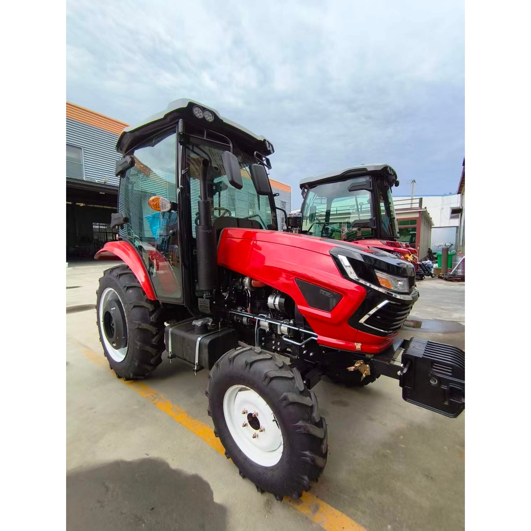 Czterokołowy ciągnik rolniczy  – Agriculture Farming Services recenzja i cena